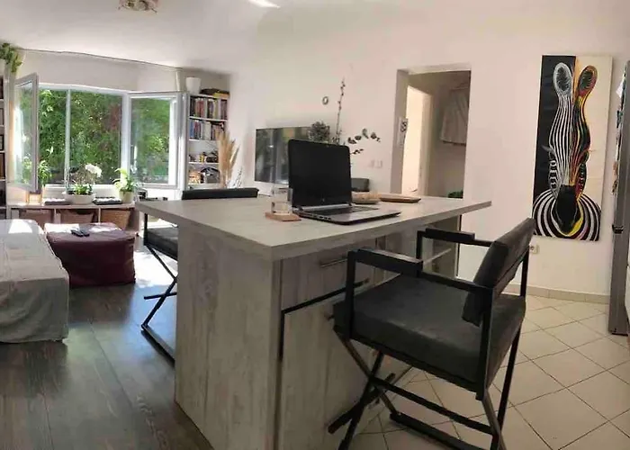 Apartment Little House In Downtown With Garden *